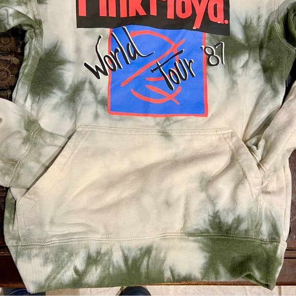 Pink Floyd World Tour 87 TieDye Graphic Hoodie Ribbed Cuffs Kangaroo Pockets - Picture 3 of 9